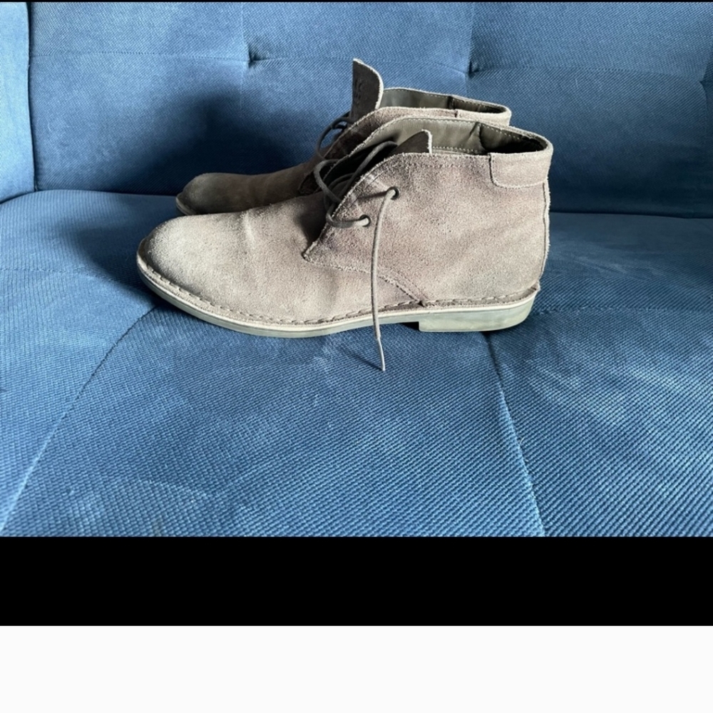 Andrew Marc suede chukka boots